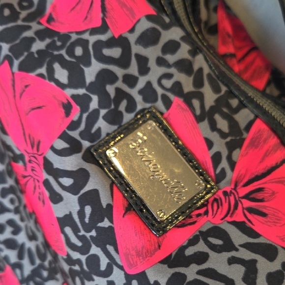 Betseyville Betsey Johnson Black and Pink Bow Women's Bag - Picture 4 of 12